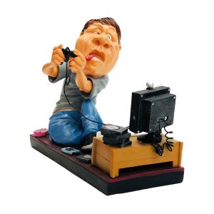 פסל קריקטורה שולחני “גיימרים” גדול