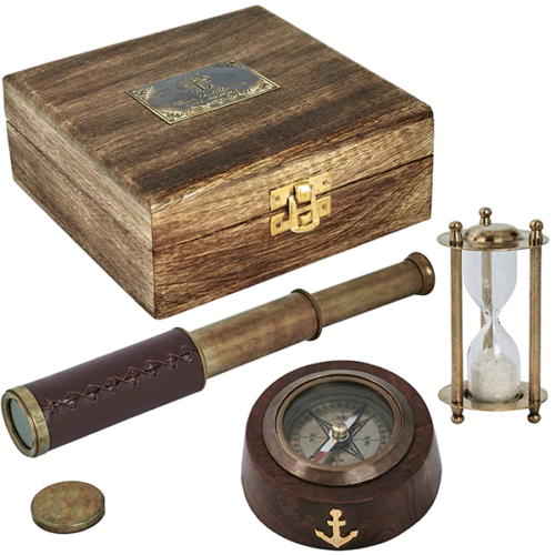 סט כולל מצפן, שעון חול וטלסקופ בקופסת עץ וינטג’