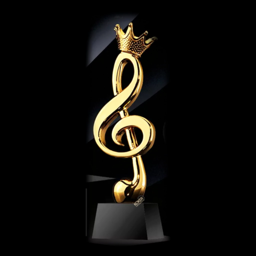 פסלון / מעמד קריסטל עם מפתח סול וכתר מוזהבים