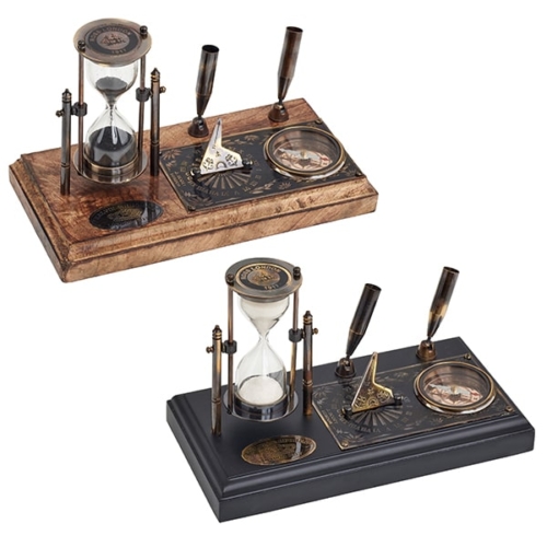 מעמד שולחני דקורטיבי מעץ עם חריטה אישית – שילוב של זמן, דיוק וסטייל