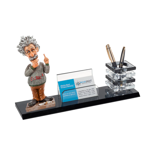 מעמד קריסטל “איינשטיין” – יוקרה וסטייל למשרד עם חריטה אישית