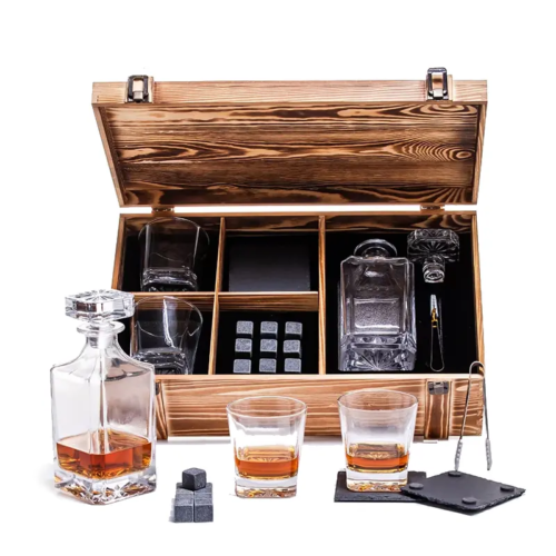 מארז וויסקי יוקרתי עם חריטה אישית ודקנטר JA19178